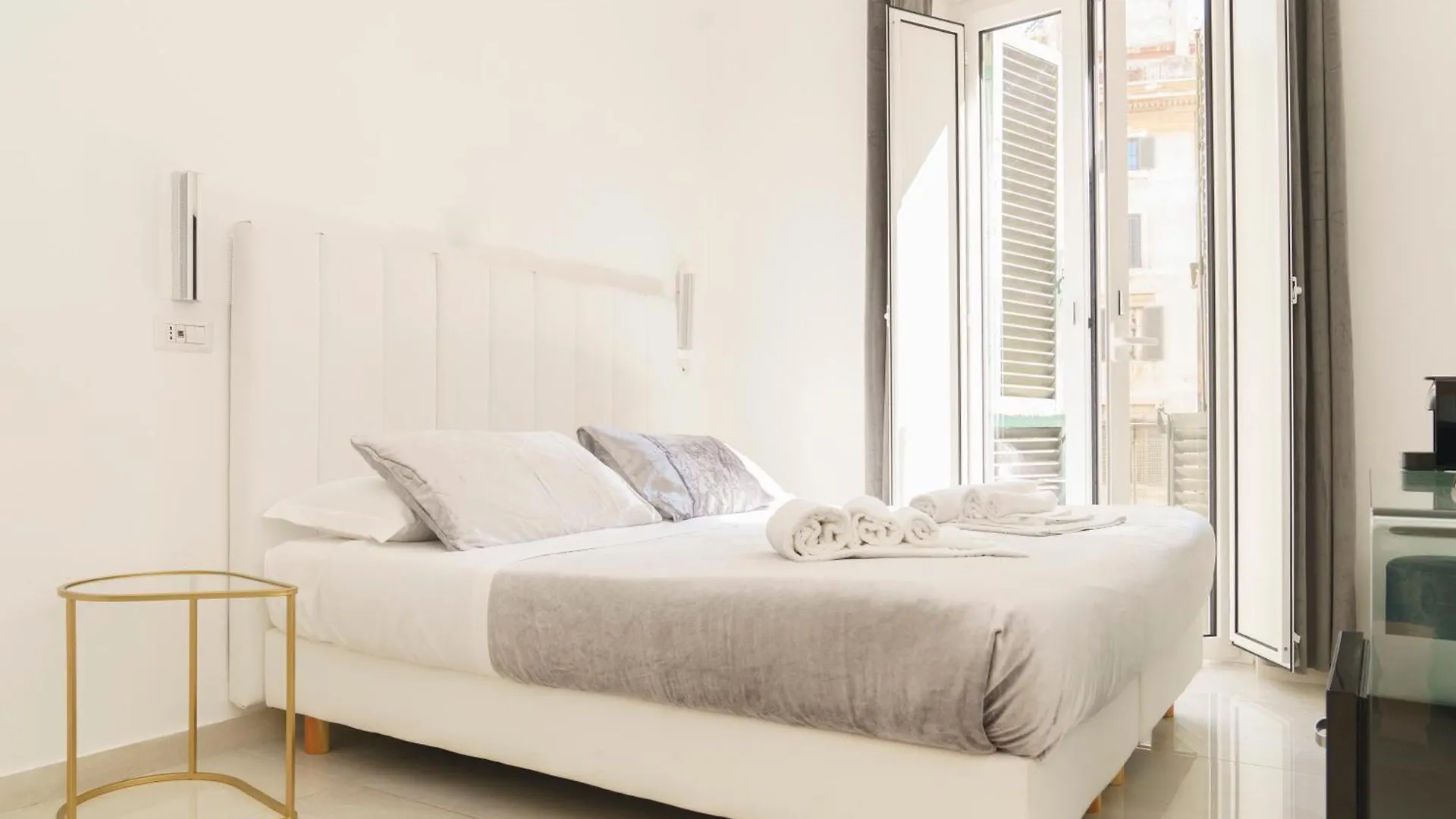 Piazza Venezia Grand Suite Рим