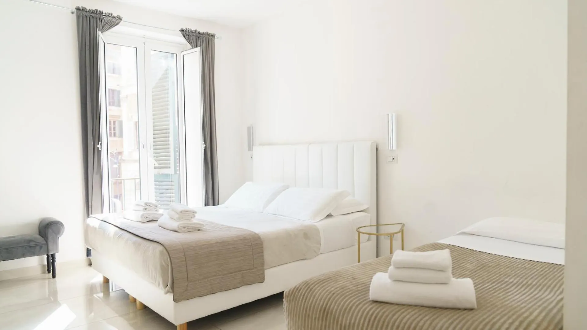 Piazza Venezia Grand Suite Рим 2*,  Италия