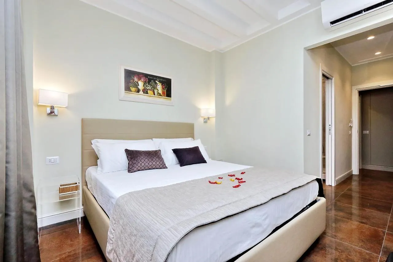 Piazza Venezia Grand Suite Рим 2*,