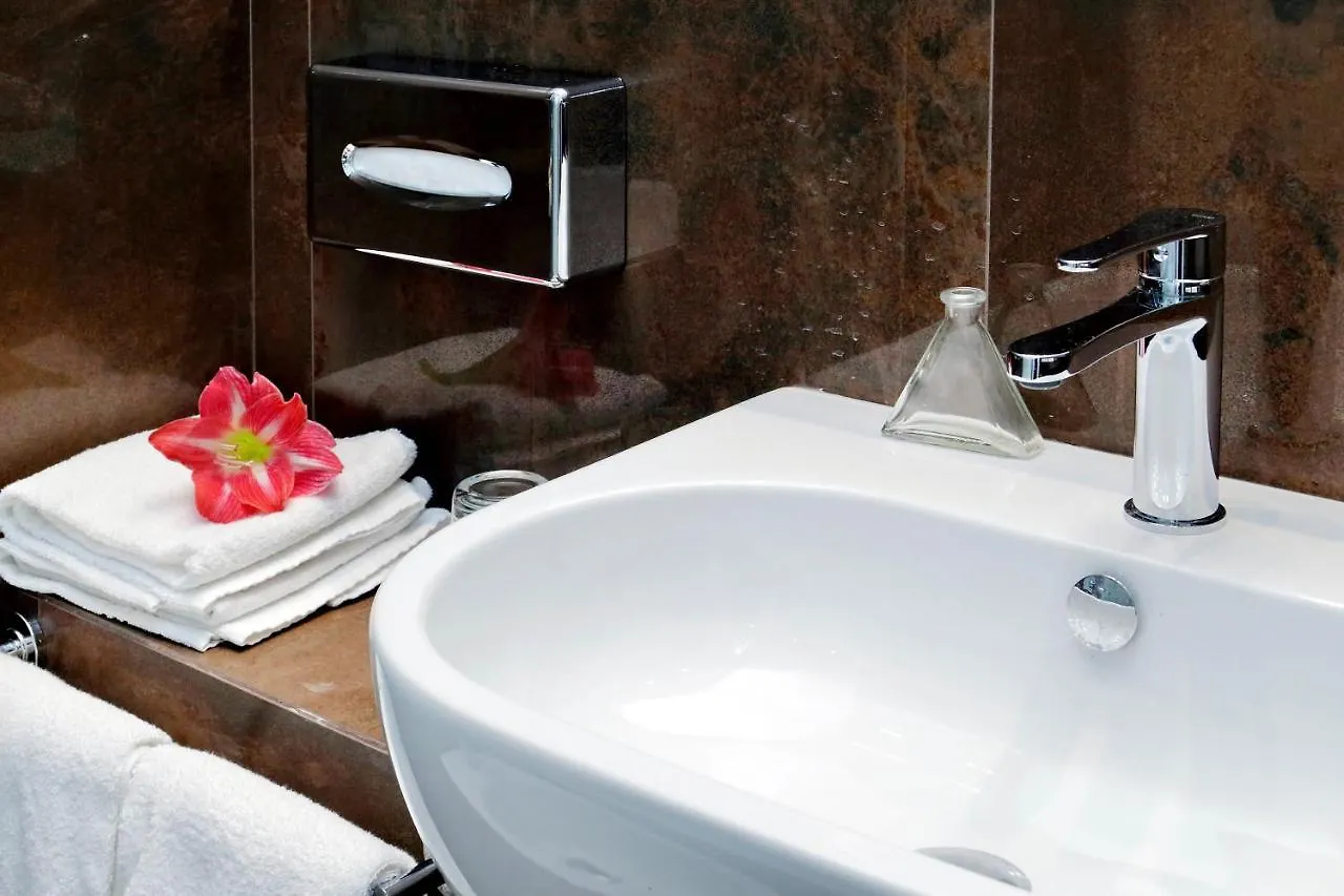 Piazza Venezia Grand Suite Рим Отель типа 