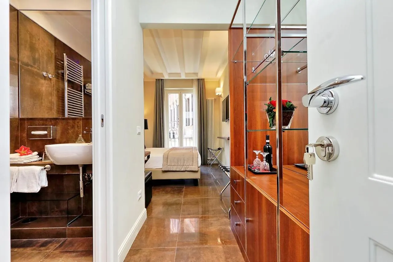 Piazza Venezia Grand Suite Рим Отель типа 
