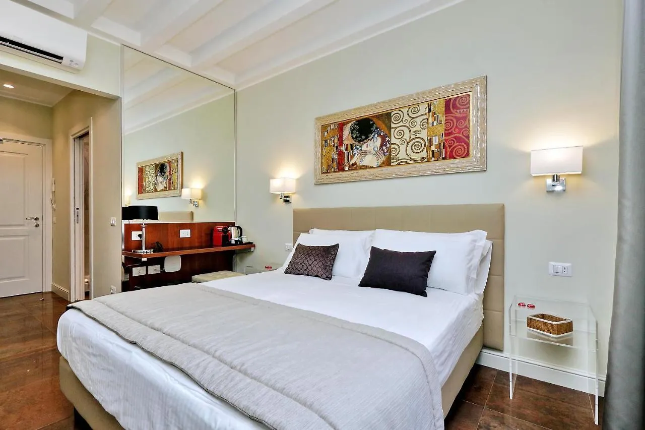 Piazza Venezia Grand Suite Рим Отель типа 