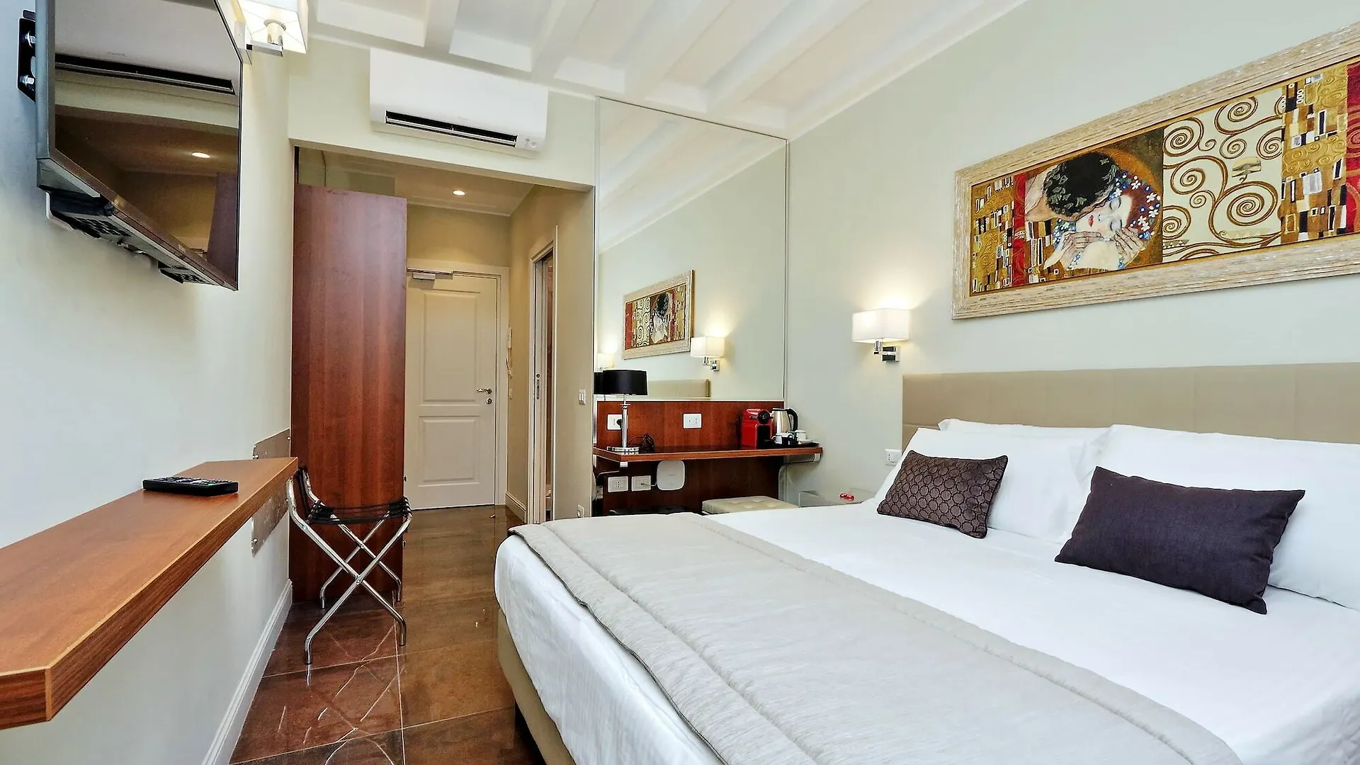 Piazza Venezia Grand Suite Рим